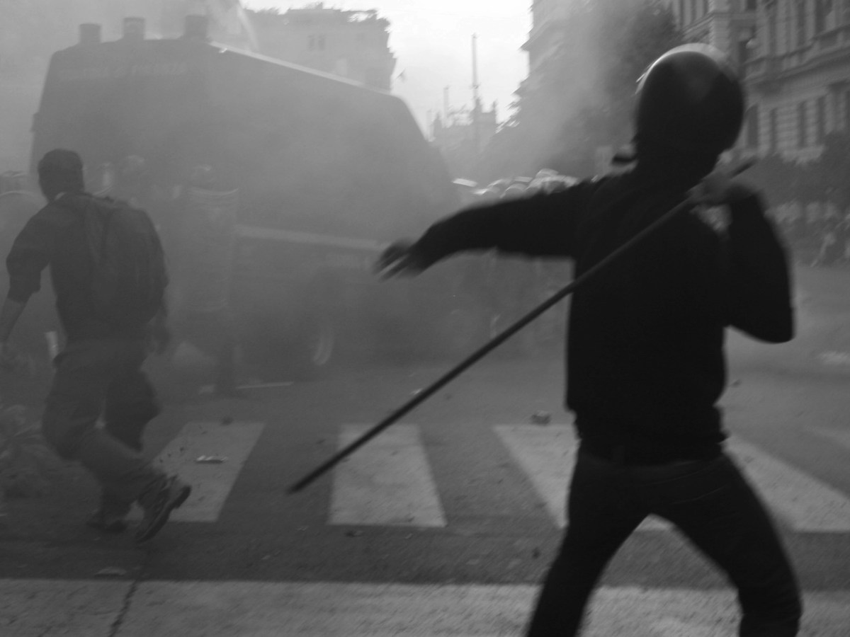 Verso una politica del&nbsp;corpo-barricata